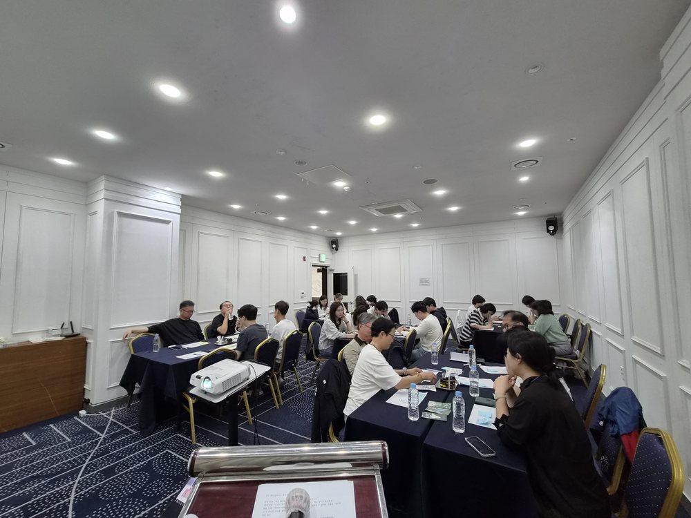 세미나실에서 진행한 공무원연수 컬러아로마 힐링 수업